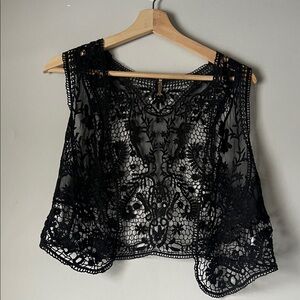 Elegant Black Lace Sleeveless vest